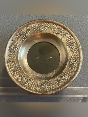 Pottery Barn Silver Plated Round Grape Vines Frame